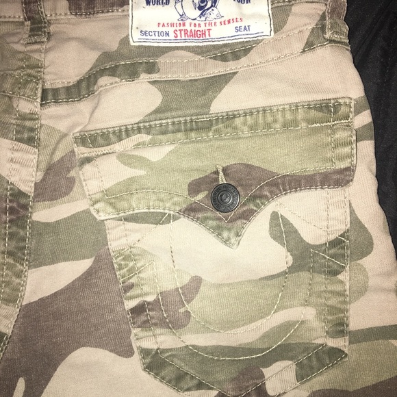 2000’s True Religion camo pants - Picture 2 of 5